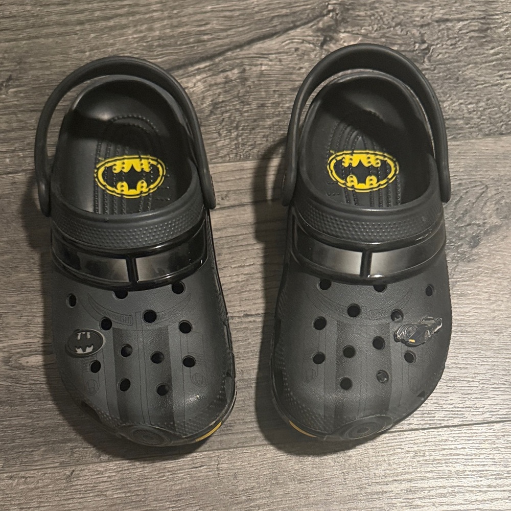 CROCS Kids Black and Yellow Superhero Slippers Batman
